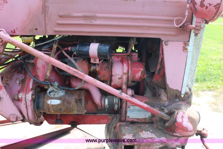 image for item J3649 1948 Farmall Cub tractor