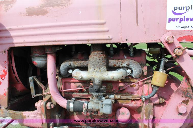 image for item J3649 1948 Farmall Cub tractor