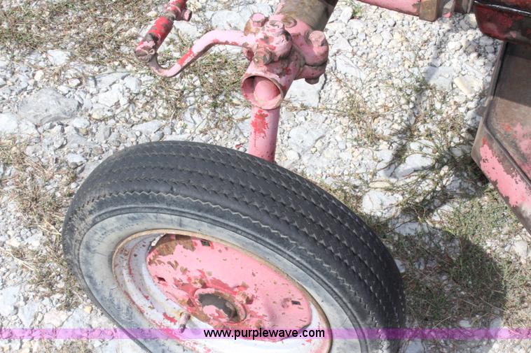 image for item J3649 1948 Farmall Cub tractor