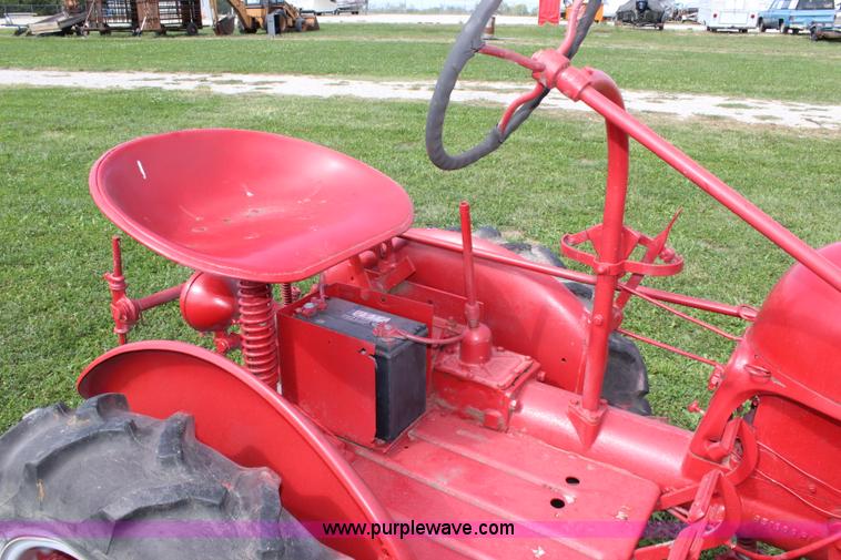 image for item J3650 1947 Farmall Cub tractor