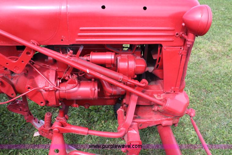 image for item J3650 1947 Farmall Cub tractor