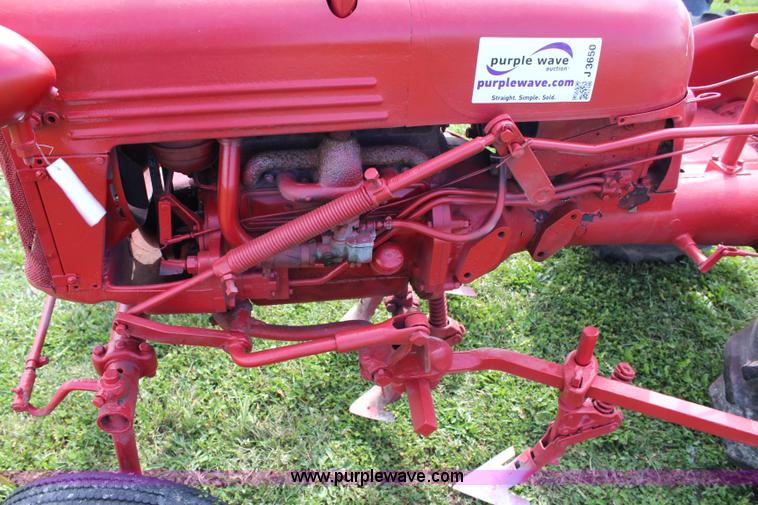 image for item J3650 1947 Farmall Cub tractor