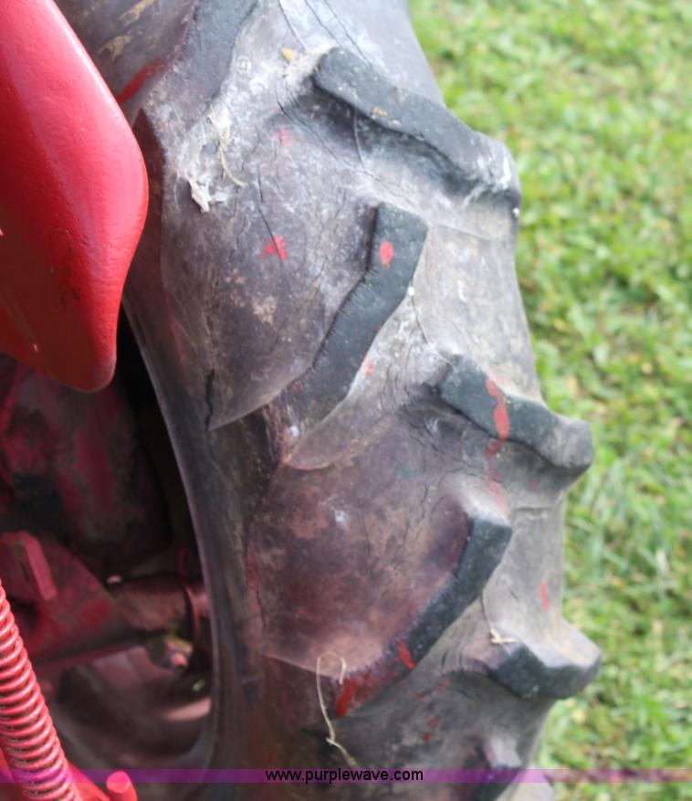 image for item J3650 1947 Farmall Cub tractor