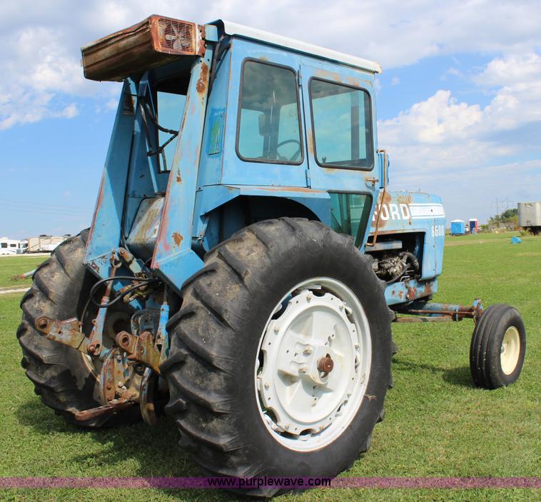 image for item J3707 1974 Ford 8600 tractor