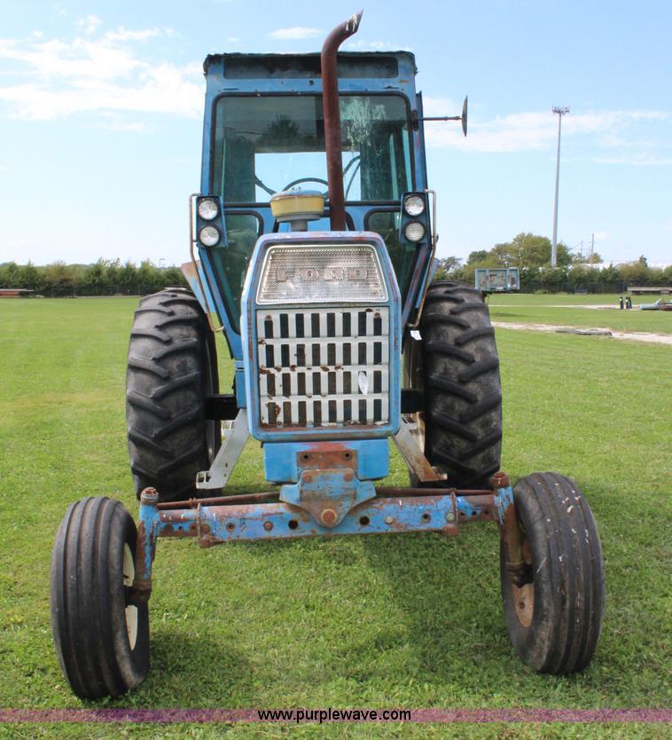 image for item J3707 1974 Ford 8600 tractor