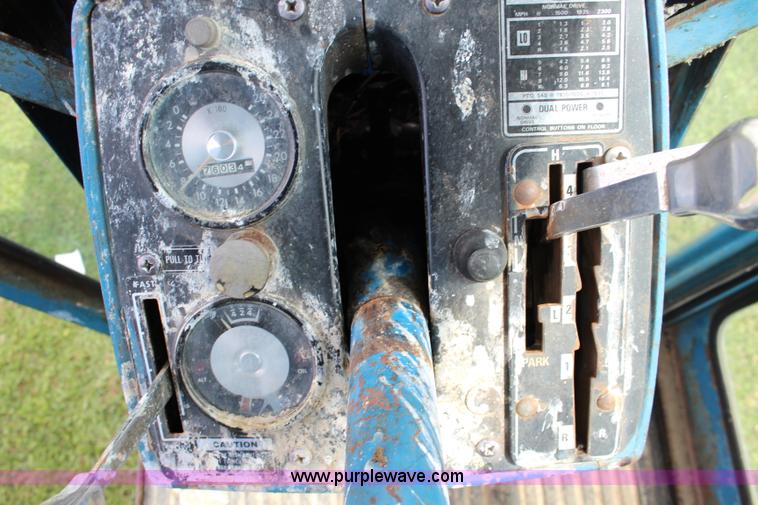 image for item J3707 1974 Ford 8600 tractor