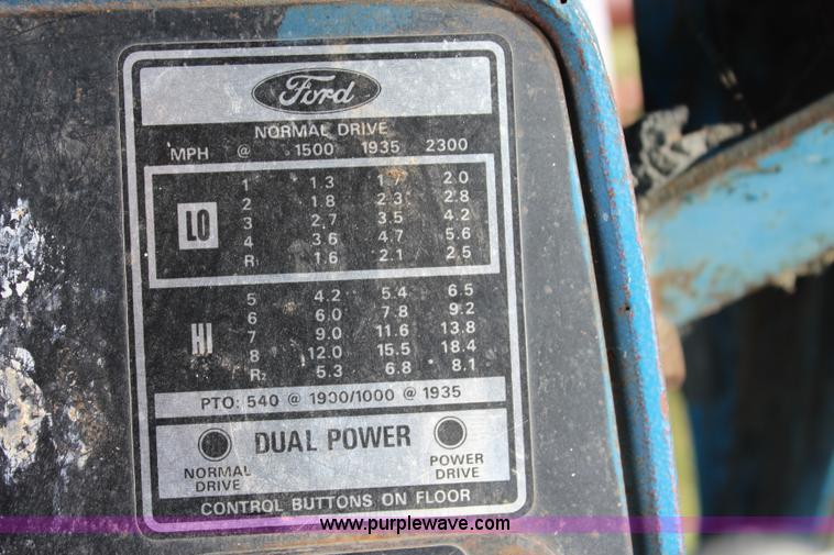 image for item J3707 1974 Ford 8600 tractor