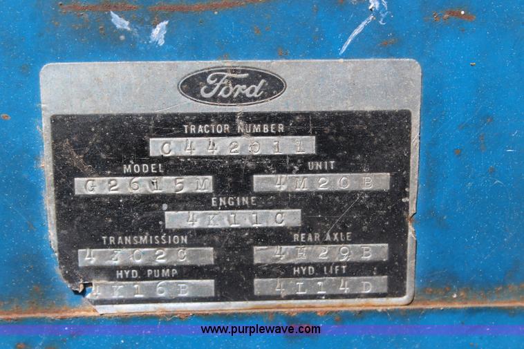 image for item J3707 1974 Ford 8600 tractor