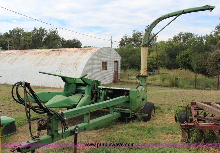 image for item J4392 John Deere 3970 forage harvester