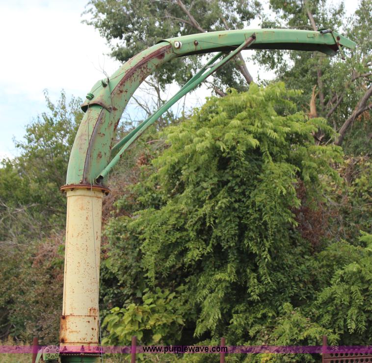 image for item J4392 John Deere 3970 forage harvester