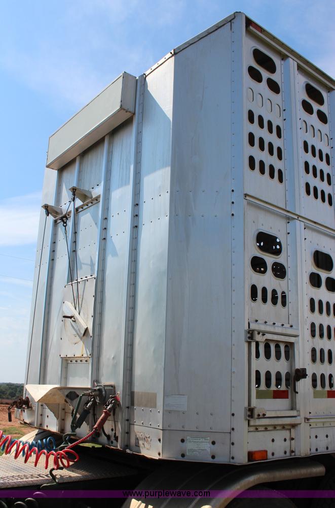 image for item J4401 1997 Barrett livestock trailer