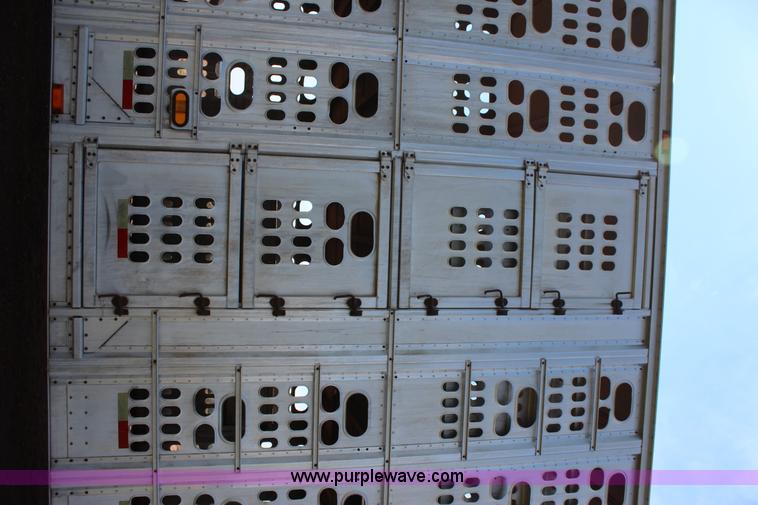 image for item J4401 1997 Barrett livestock trailer