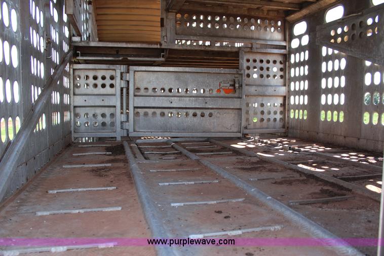 image for item J4401 1997 Barrett livestock trailer