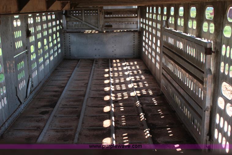 image for item J4401 1997 Barrett livestock trailer