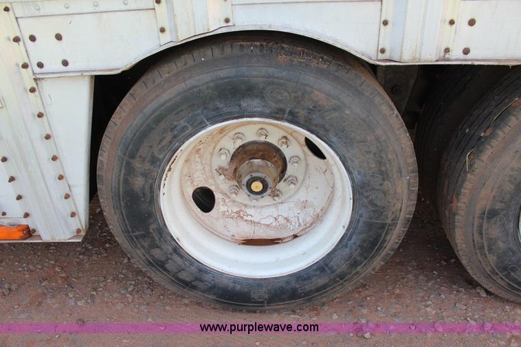 image for item J4401 1997 Barrett livestock trailer