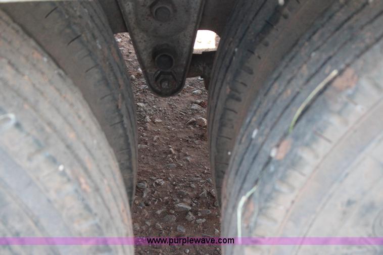 image for item J4401 1997 Barrett livestock trailer