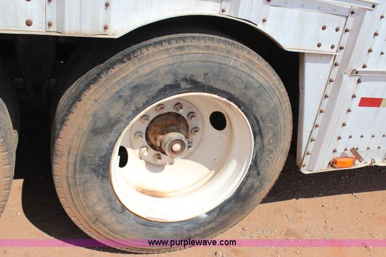 image for item J4401 1997 Barrett livestock trailer