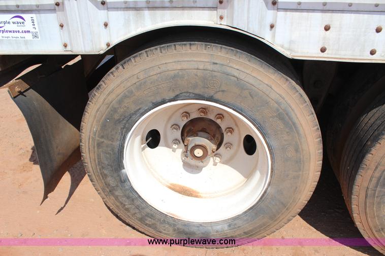 image for item J4401 1997 Barrett livestock trailer