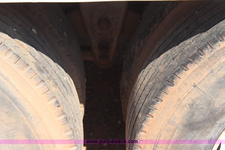 image for item J4401 1997 Barrett livestock trailer