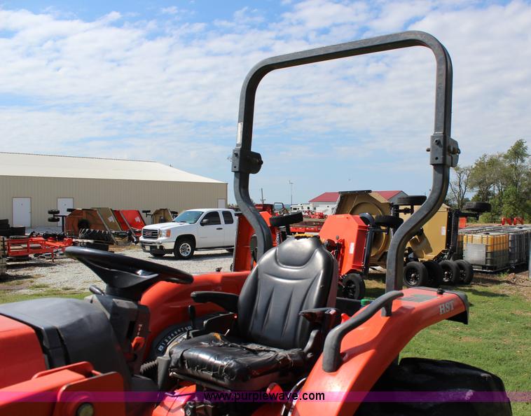 image for item J4404 2007 Kubota L3240 tractor