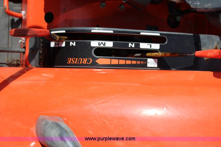 image for item J4404 2007 Kubota L3240 tractor