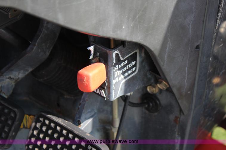 image for item J4404 2007 Kubota L3240 tractor