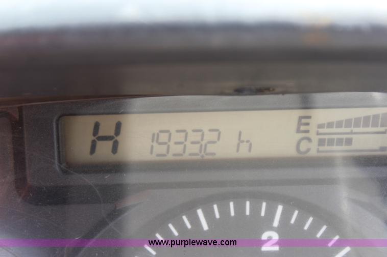 image for item J4404 2007 Kubota L3240 tractor