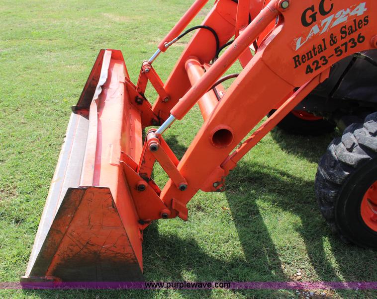 image for item J4404 2007 Kubota L3240 tractor