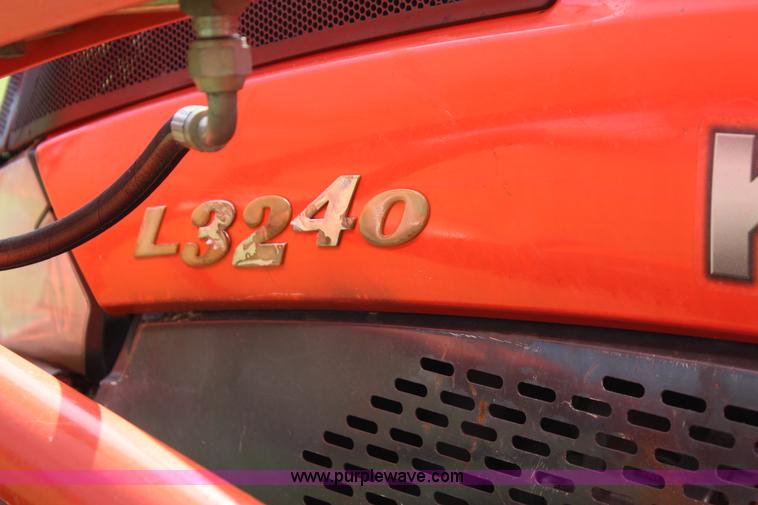 image for item J4404 2007 Kubota L3240 tractor