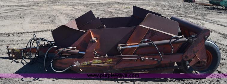 image for item J7106 Reynolds Engler 572 hydraulic scraper