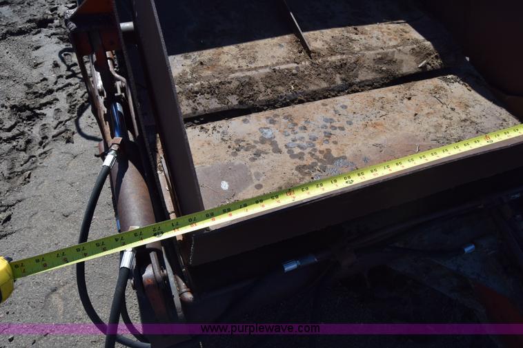 image for item J7106 Reynolds Engler 572 hydraulic scraper