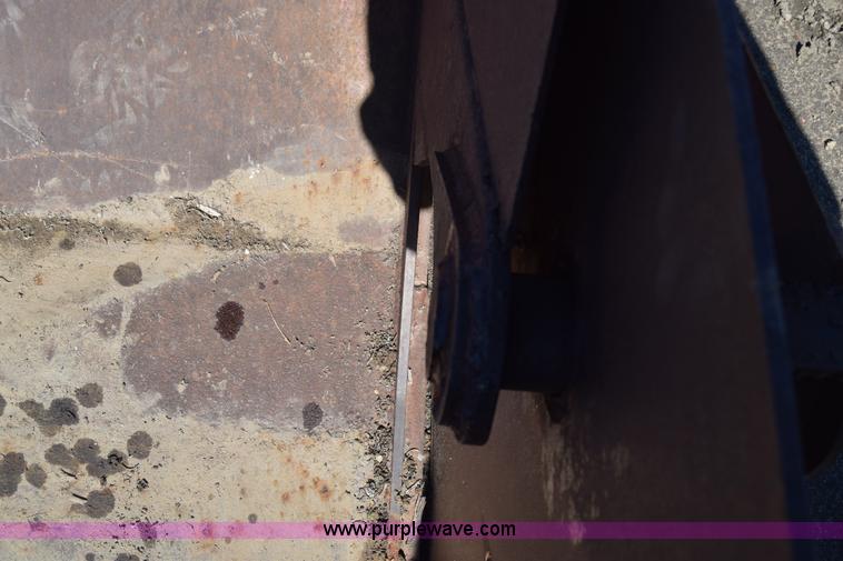 image for item J7106 Reynolds Engler 572 hydraulic scraper