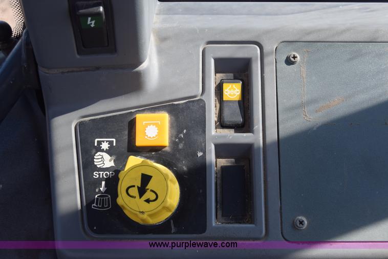 image for item J7108 New Holland 6640 tractor