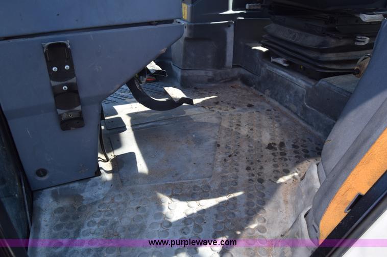 image for item J7108 New Holland 6640 tractor