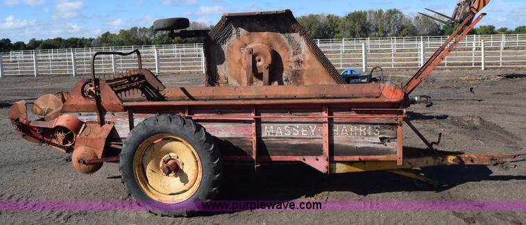 image for item J7118 Massey-Harris manure spreader