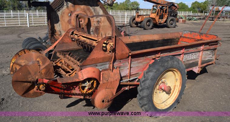 image for item J7118 Massey-Harris manure spreader