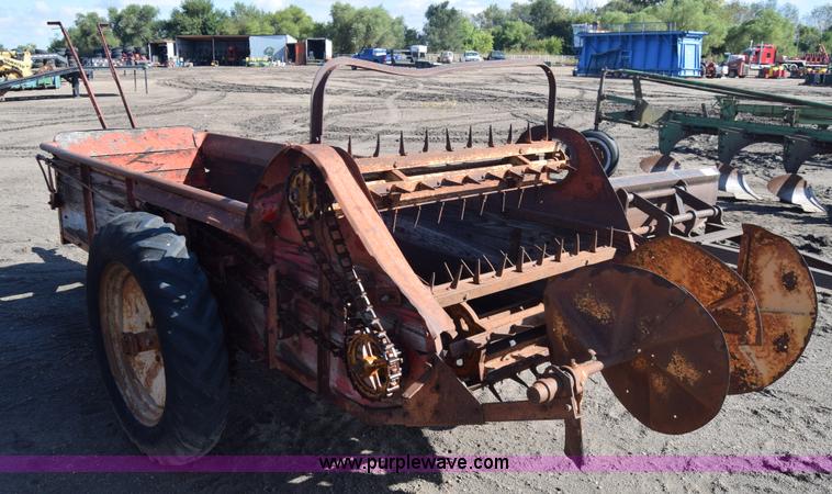 image for item J7118 Massey-Harris manure spreader