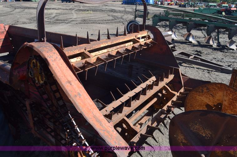 image for item J7118 Massey-Harris manure spreader