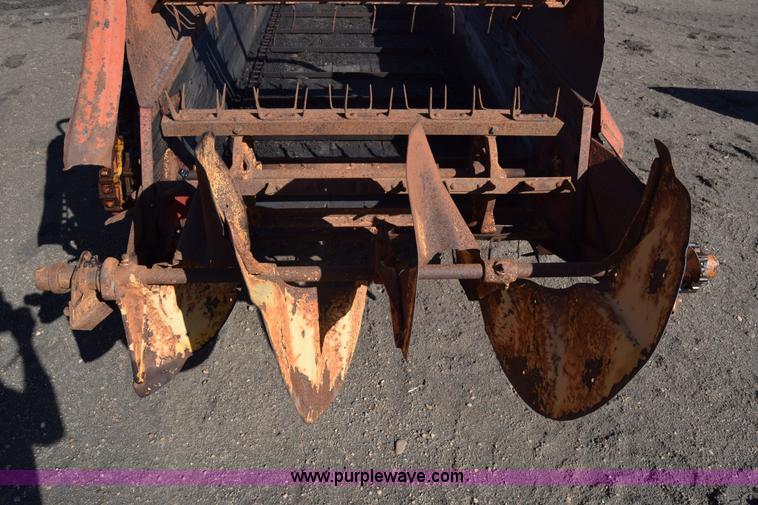 image for item J7118 Massey-Harris manure spreader