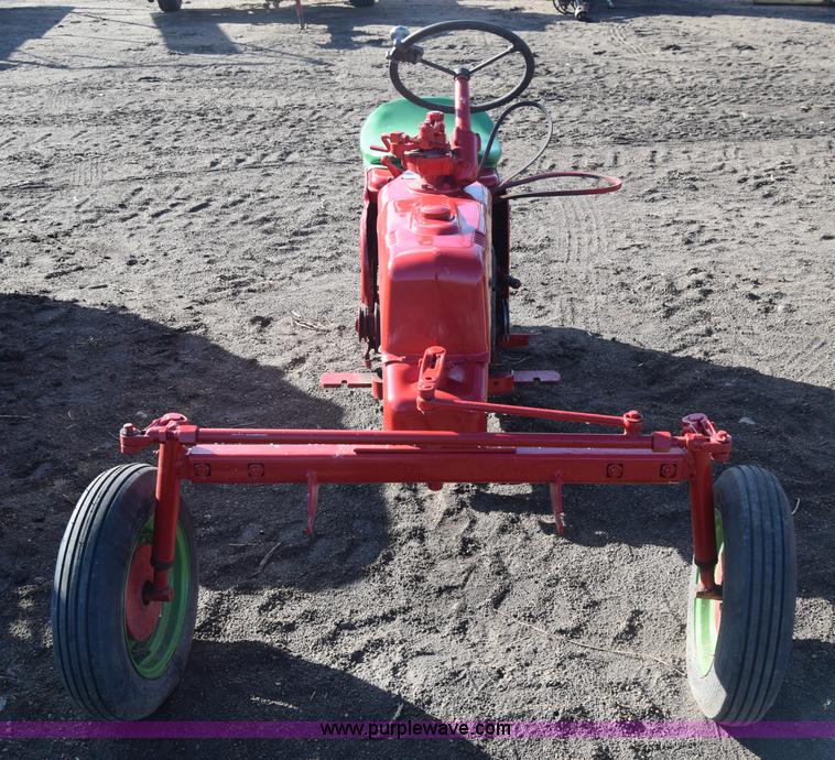 image for item J7124 David Bradley tractor