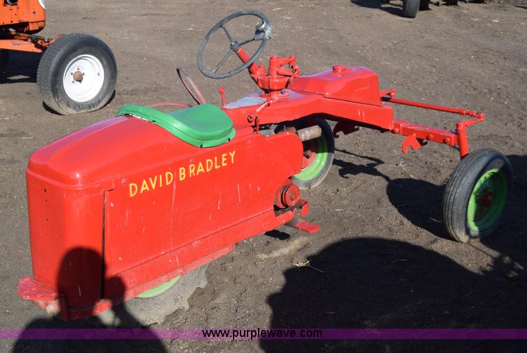 image for item J7124 David Bradley tractor