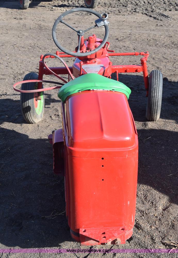 image for item J7124 David Bradley tractor