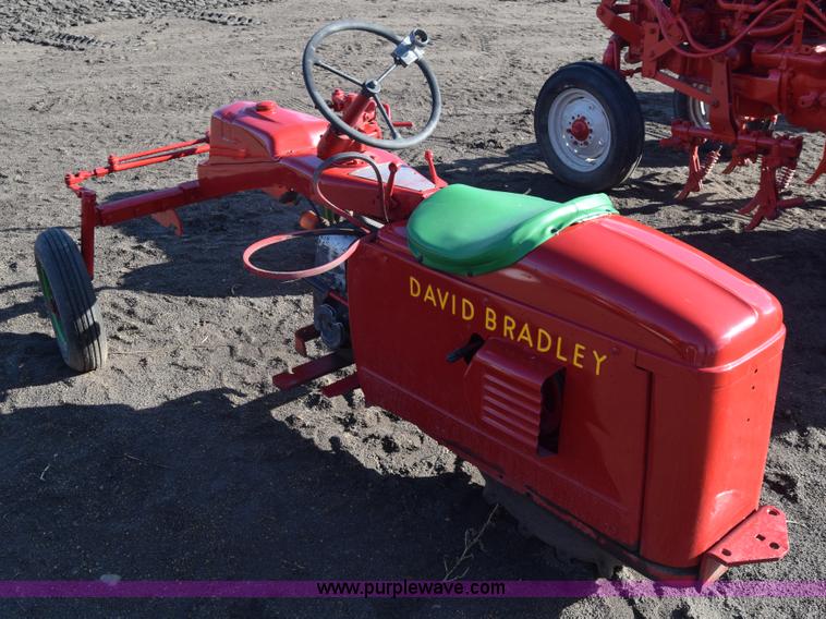 image for item J7124 David Bradley tractor