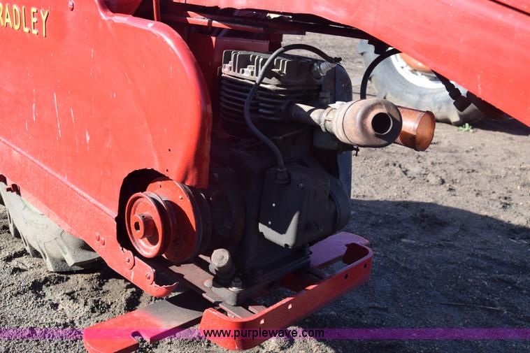 image for item J7124 David Bradley tractor