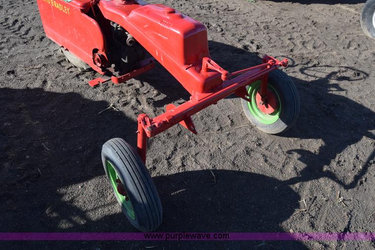 image for item J7124 David Bradley tractor