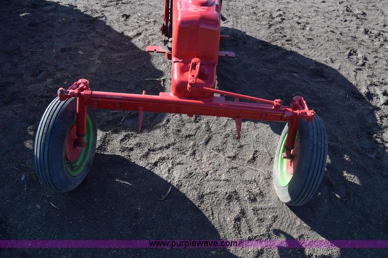 image for item J7124 David Bradley tractor