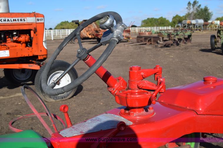 image for item J7124 David Bradley tractor