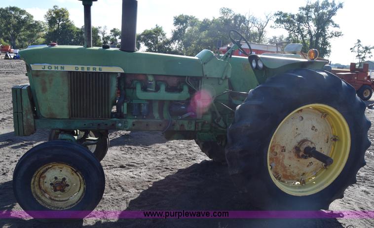 image for item J7126 John Deere 4010 tractor