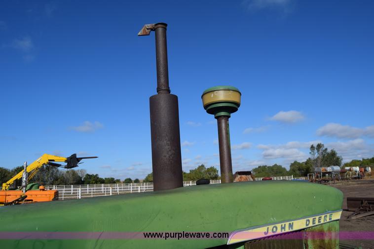 image for item J7126 John Deere 4010 tractor