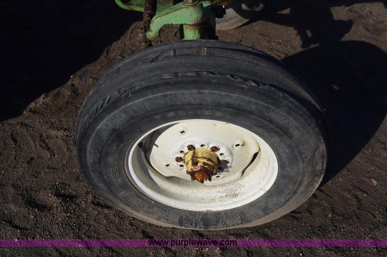 image for item J7126 John Deere 4010 tractor